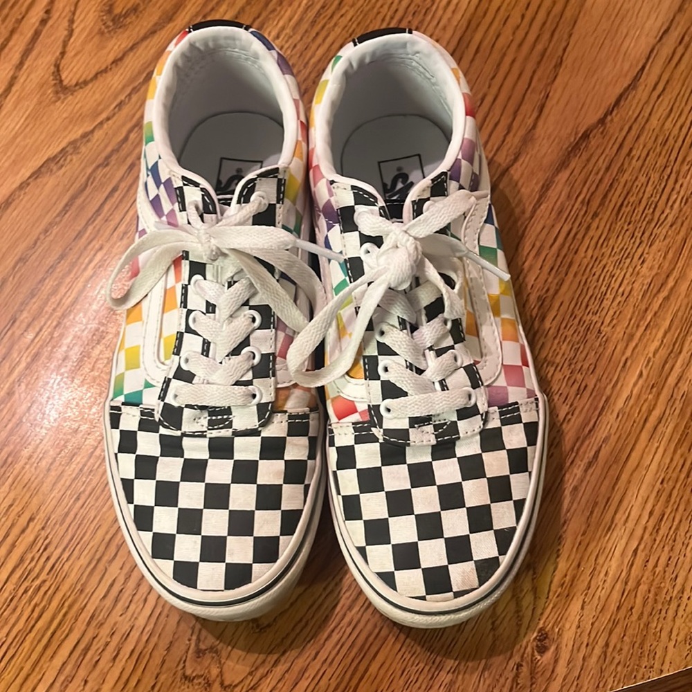 Vans size 4 like new